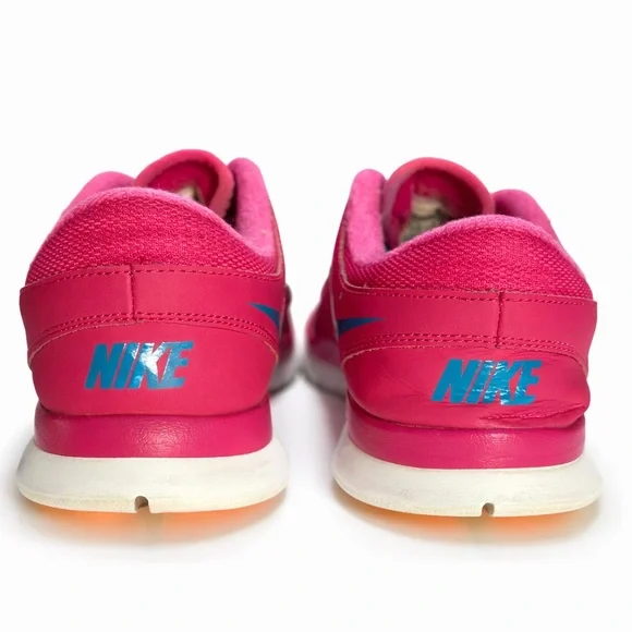 Nike Training Pink Sneakers – Colorful Laces – Comfortable Athletic Shoes - Picture 5 of 6